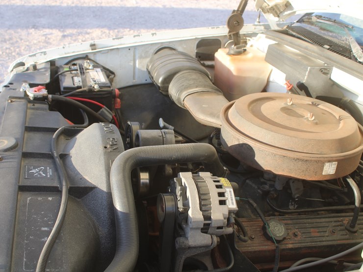 #3038-•-1992-gmc-seirra-single-cab-pickup-image-69