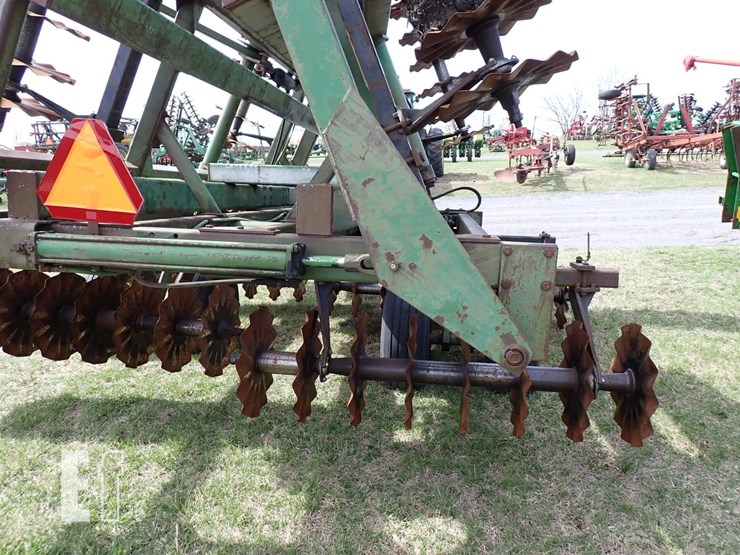 john-deere-230-image-7