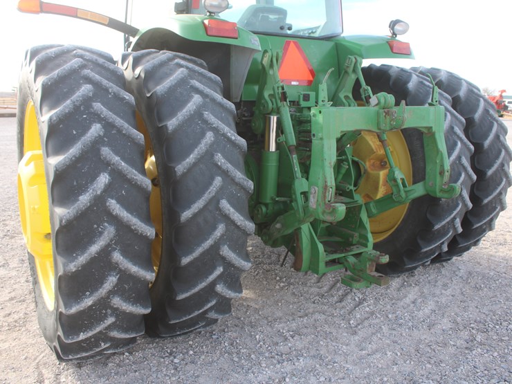 2009-john-deere-8330-image-30