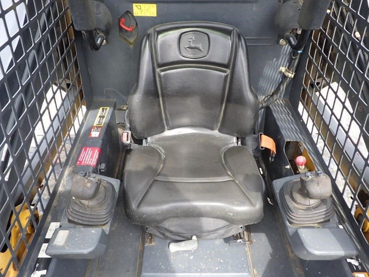 2017-deere-317g-image-20