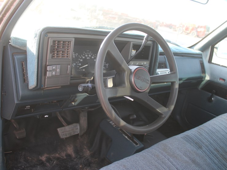 #3038-•-1992-gmc-seirra-single-cab-pickup-image-51