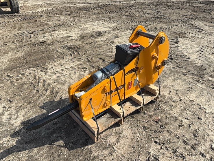 caterpillar-416-image-1