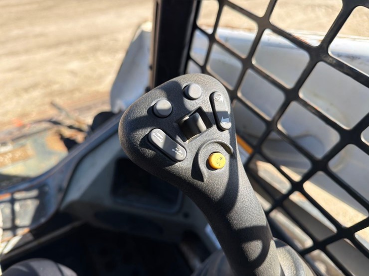 2019-bobcat-t590-image-18