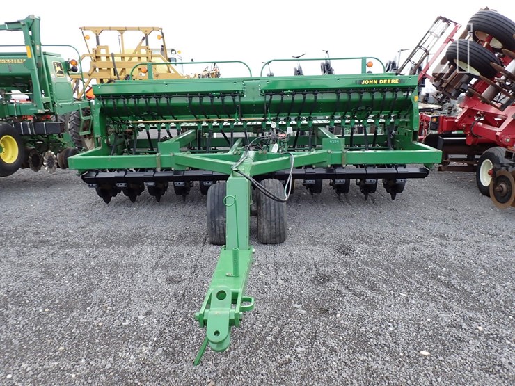 john-deere-750-image-2