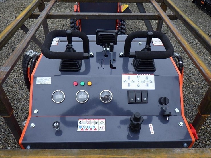 2026-tpm-t460-skid-steer-tracked-loader-image-12