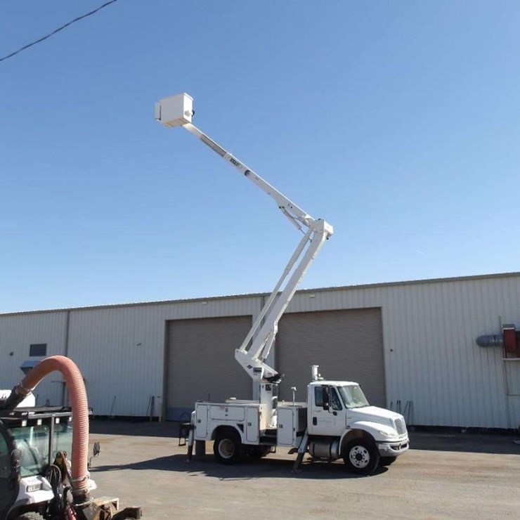 2011 INTERNATIONAL DURASTAR 4300