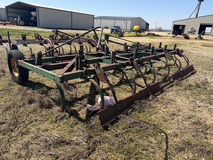 john-deere-100-image-4