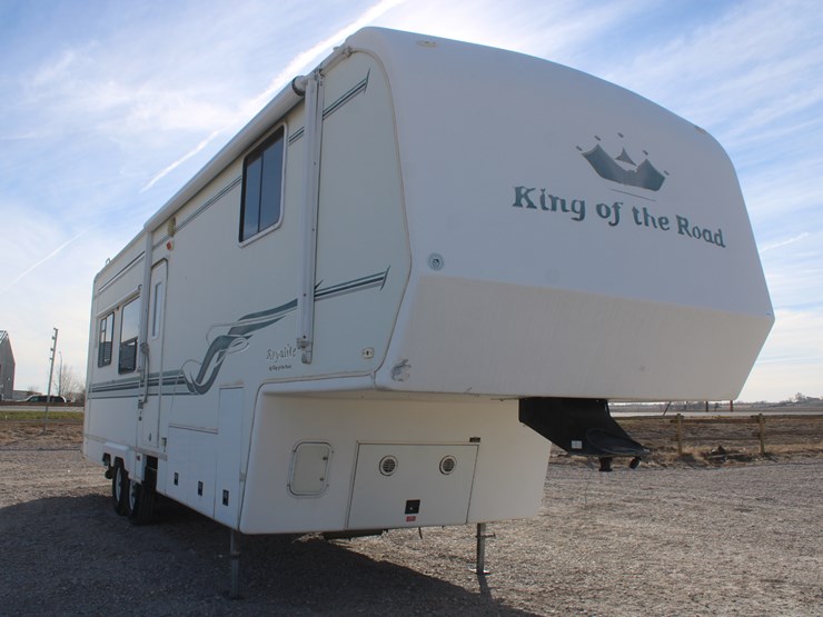 #3041-•-2002-king-of-the-road-royalite-34ft-camper-trailer-image-3