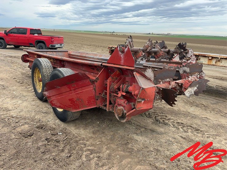 new-holland-680-image-8