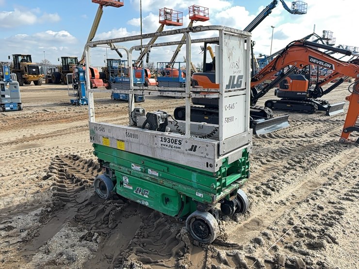 2002-jlg-1930es-image-3