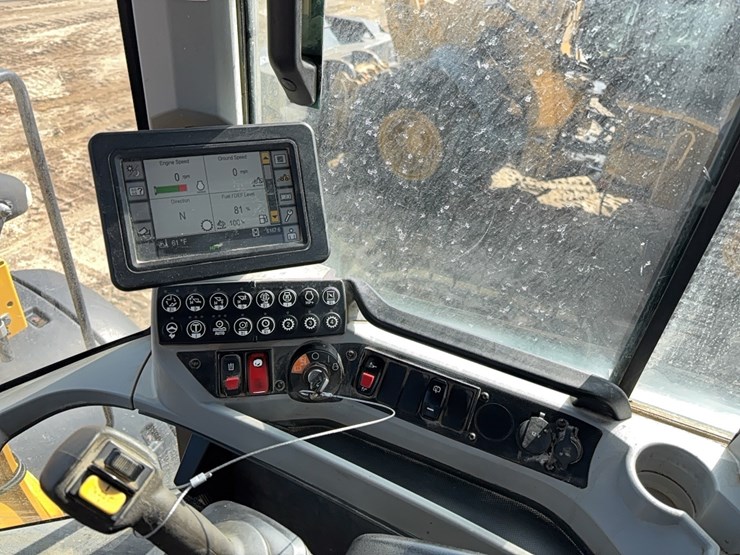 2018-caterpillar-938m-image-19