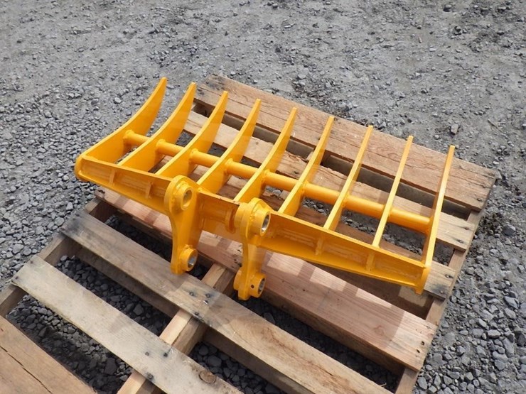 caterpillar-303-image-3