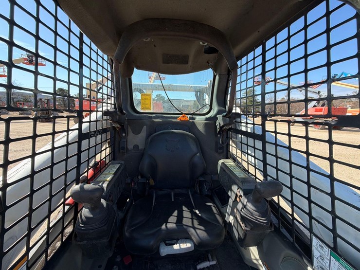 2019-bobcat-t590-image-17