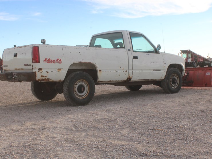 #3038-•-1992-gmc-seirra-single-cab-pickup-image-5