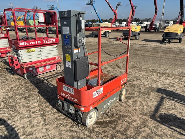 2017-skyjack-sj12-image-3