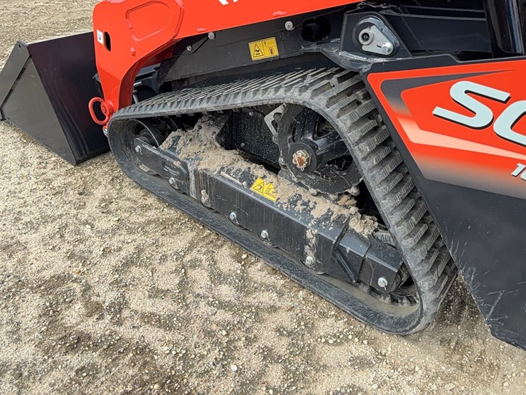 2026-kubota-scl1000-image-5