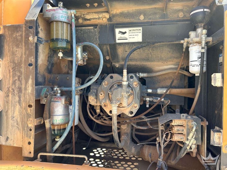 2008-case-cx240b-image-10