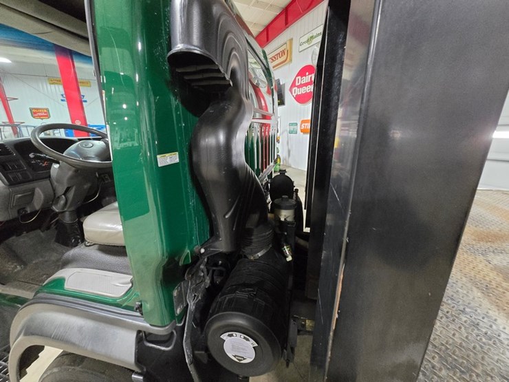 2007-ford-lcf-image-16