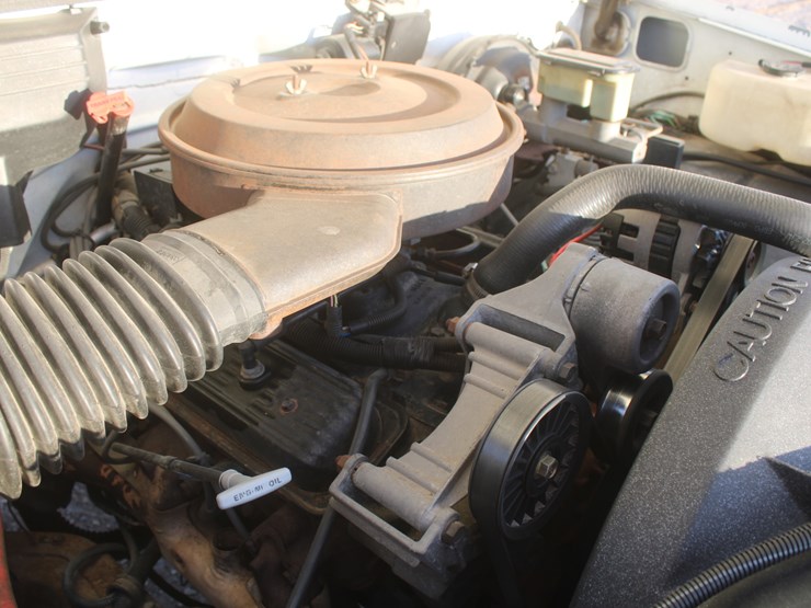 #3038-•-1992-gmc-seirra-single-cab-pickup-image-75