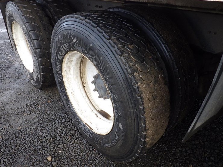 2007-international-7600-image-24