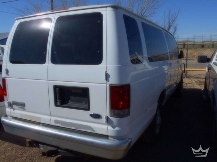 2006-ford-e350-image-4