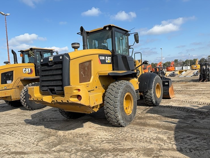 2018-caterpillar-938m-image-3