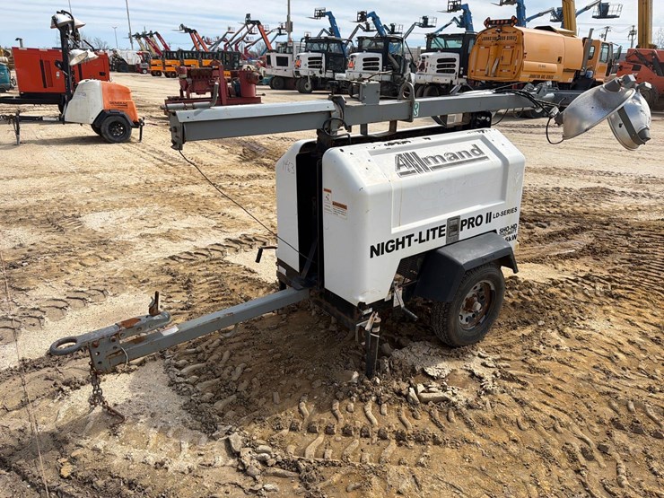 2023-allmand-bros-night-lite-pro-image-1