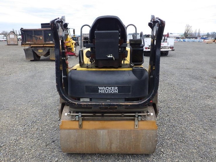 2010-wacker-neuson-rd27-120-image-6