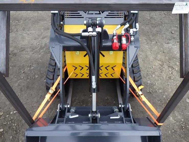 2026-sdlanch-ssl60-skid-steer-tracked-loader-image-6