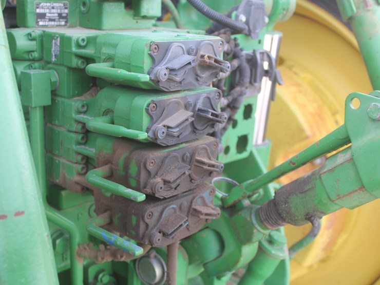 2009-john-deere-8330-image-34