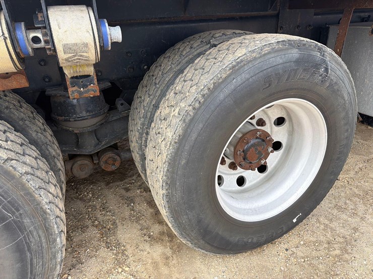 2015-kenworth-t880-image-17