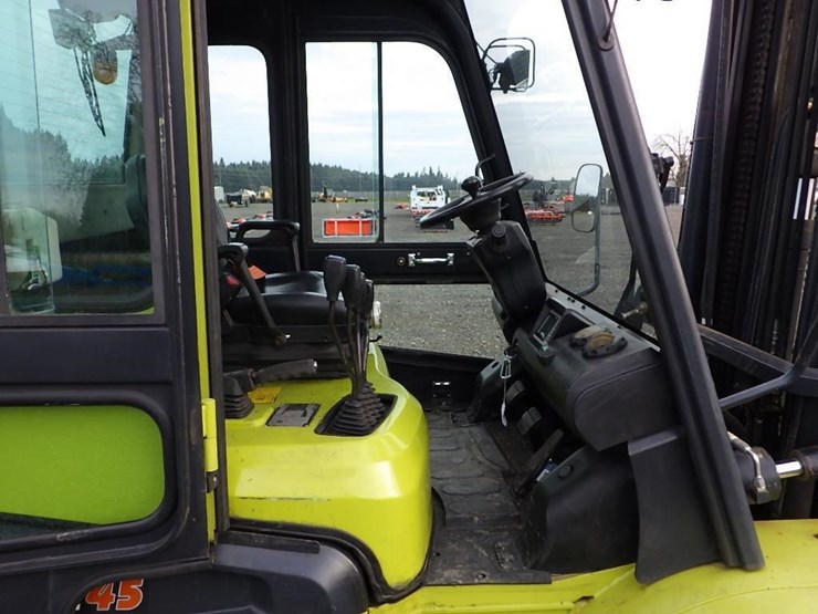 clark-c45-forklift-image-12