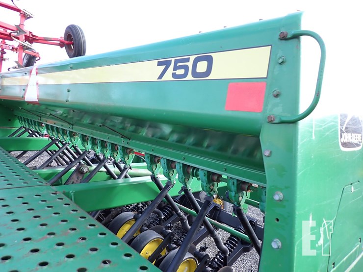 john-deere-750-image-10