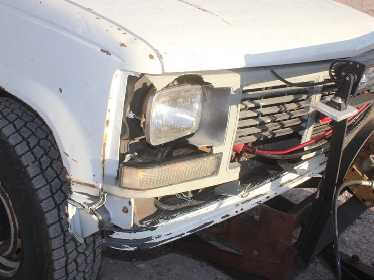 #3038-•-1992-gmc-seirra-single-cab-pickup-image-43