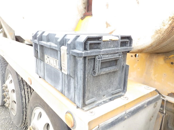 2006-peterbilt-357-image-19