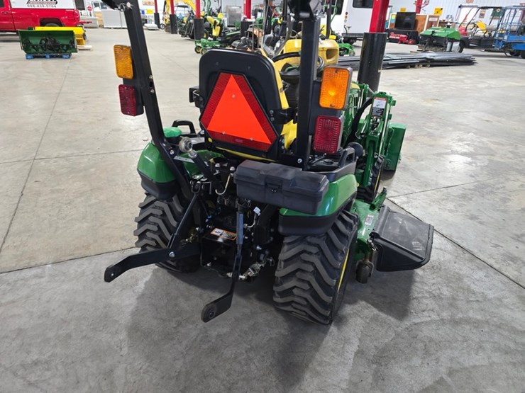 2014-john-deere-1025r-image-8