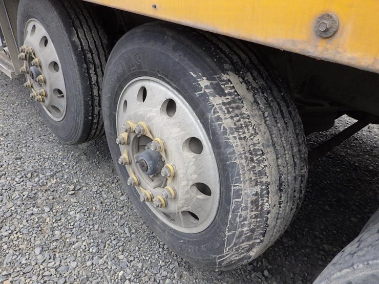 2006-peterbilt-357-image-30