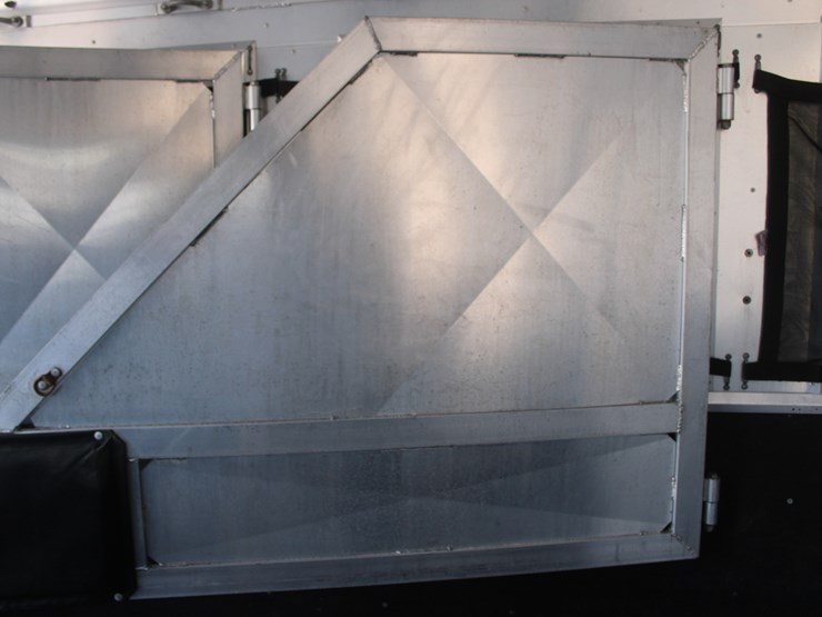 #3020-•-1995-soft-touch-horse-trailer-with-living-quarters-image-45