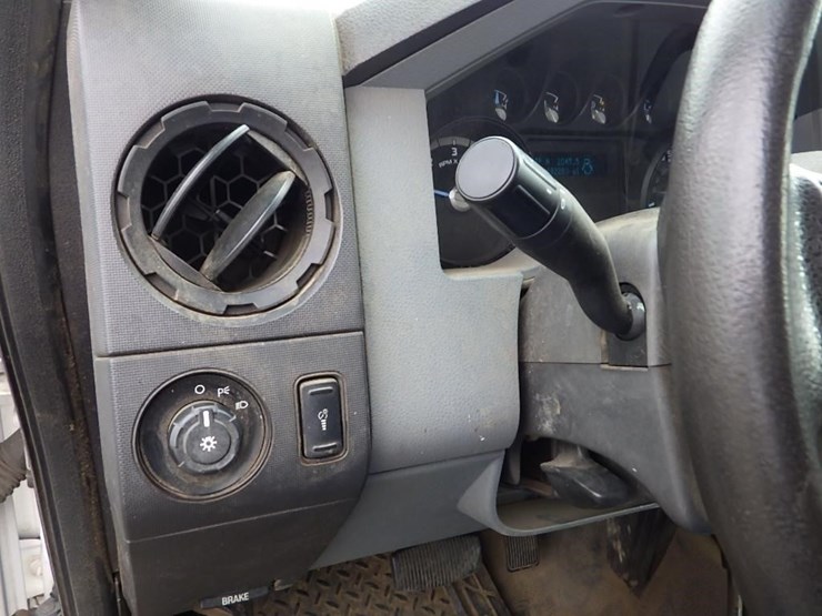 2012-ford-f550-image-32