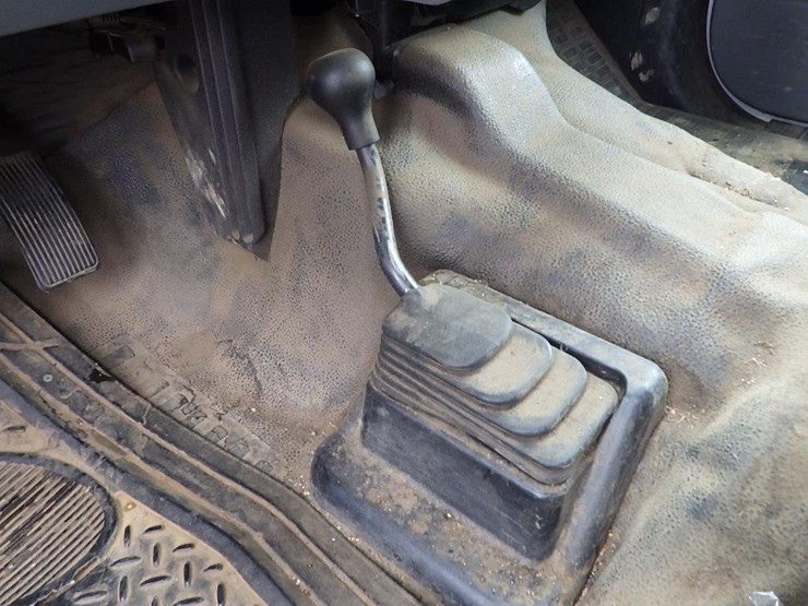 2012-ford-f550-image-28