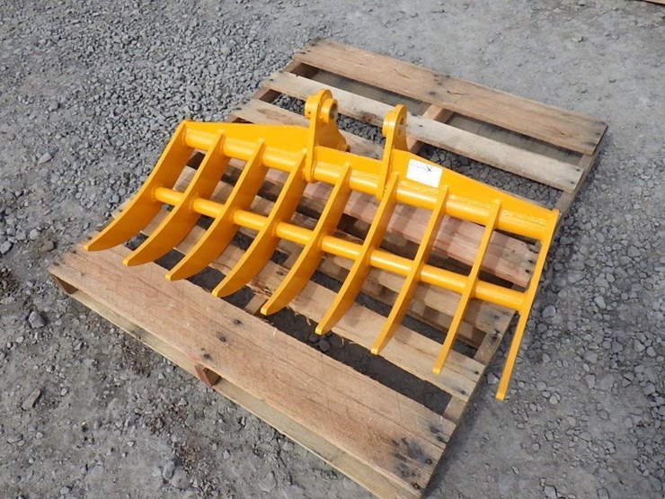 caterpillar-303-image-1