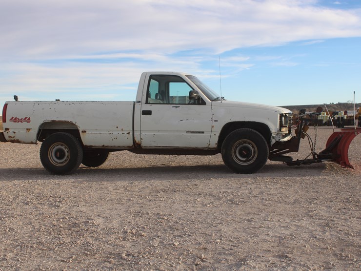 #3038-•-1992-gmc-seirra-single-cab-pickup-image-6