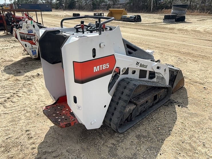 2016-bobcat-mt85-image-3