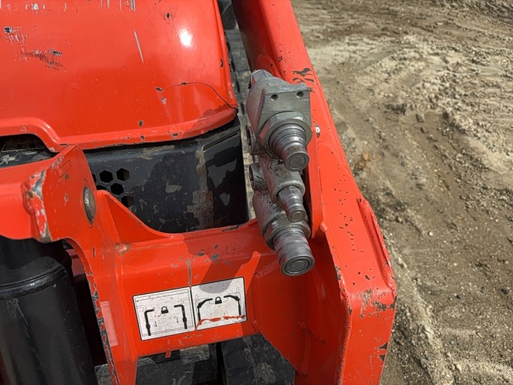2022-kubota-scl1000-image-12