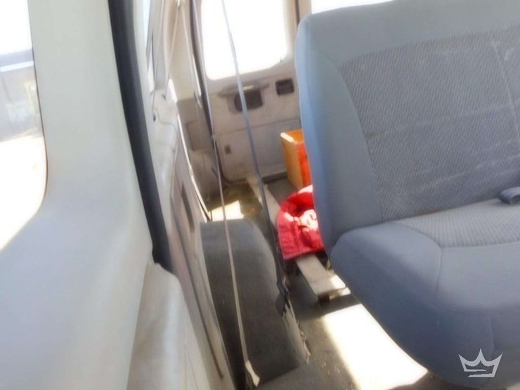 2006-ford-e350-image-9