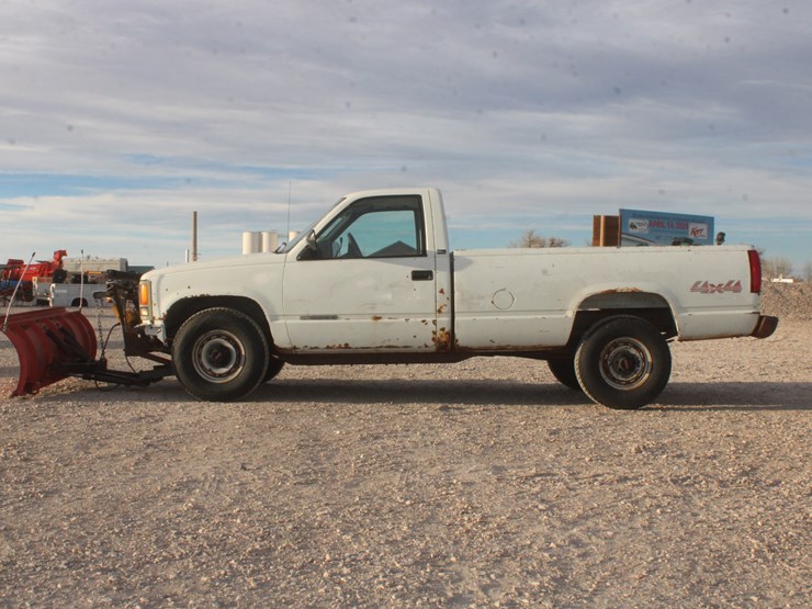 #3038-•-1992-gmc-seirra-single-cab-pickup-image-9