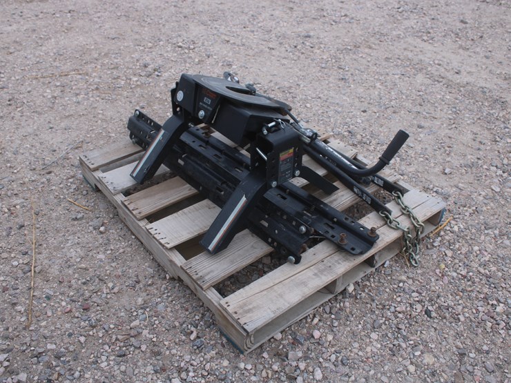 #3001-•-5th-wheel-camper-hitch-image-3