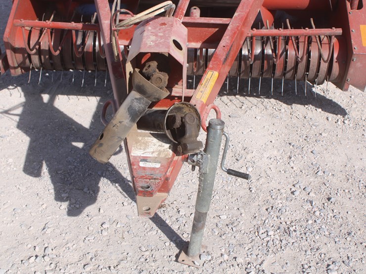 hesston-4600-image-11