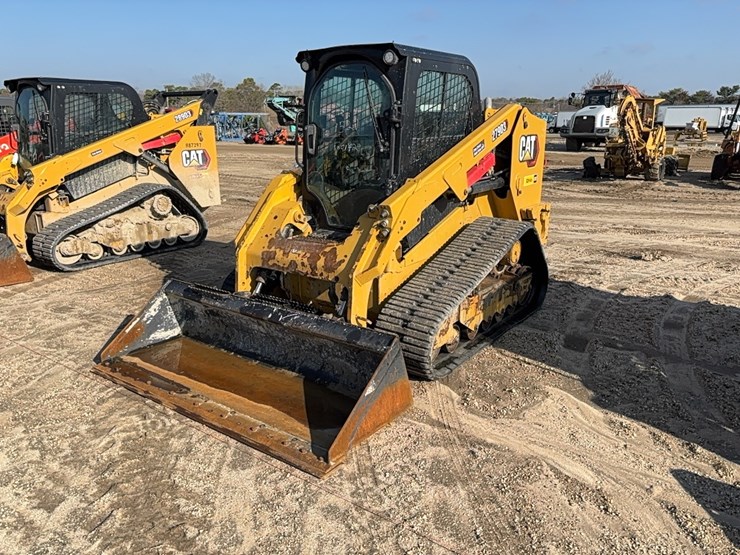 2020-caterpillar-279d3-image-1