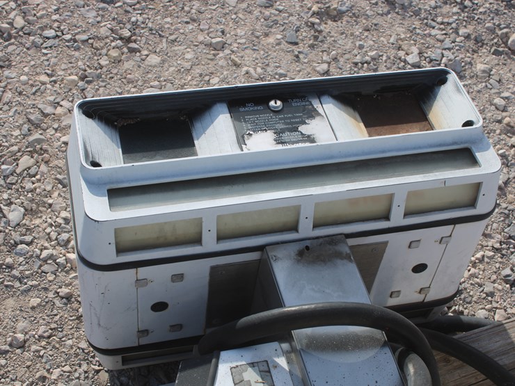 #3019-•-antique-fuel-pump-image-5